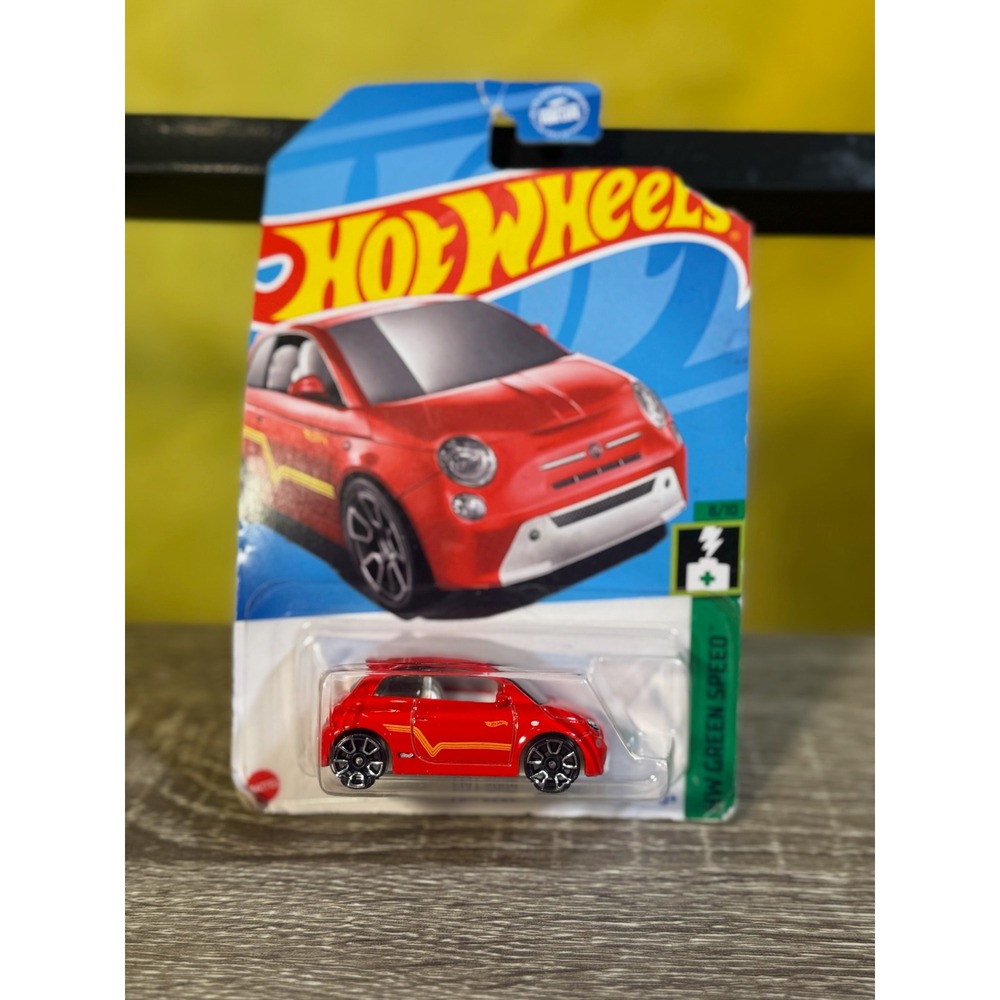 Hot Wheels Fiat 500e Red HW Green Speed 8/10 144/250 HKK24-N9C0M Die-Cast Car